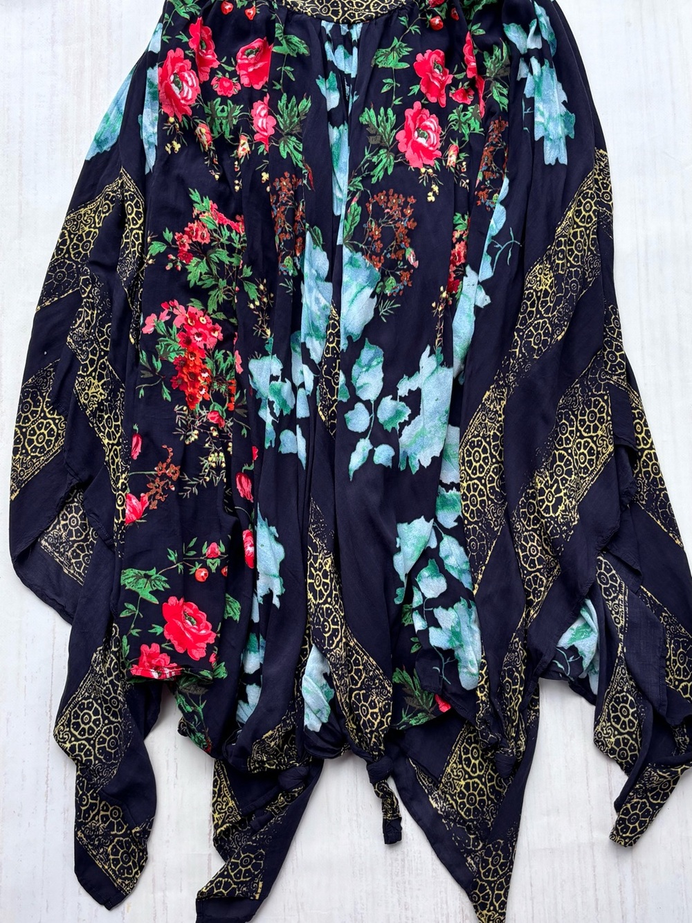 Free People Boho Floral Print Flowy Maxi Skirt - Black Floral Print Size M